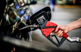 Gasolina fica 5,3% mais barata para distribuidoras a partir de julho