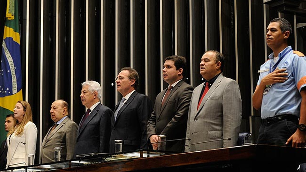 Renan promulga PEC dos Agentes de Trânsito