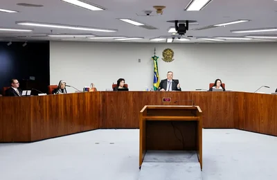 Dino e Moraes defendem rediscutir dispensa de diploma para jornalista