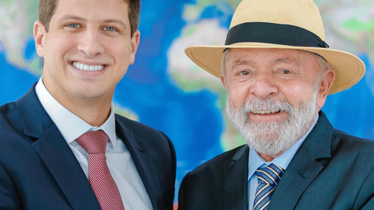 Lula se reúne com futura secretária de redes sociais e ouve conselhos de João Campos