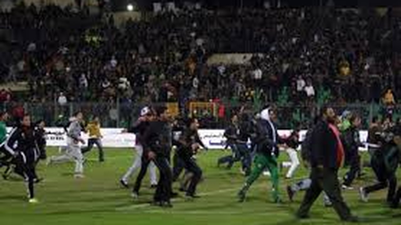 Tumulto em jogo de futebol deixa 19 mortos no Egito