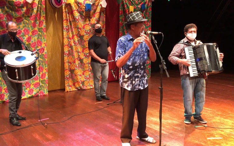 Diteal celebra festejos juninos em vídeo gravado no Teatro Deodoro