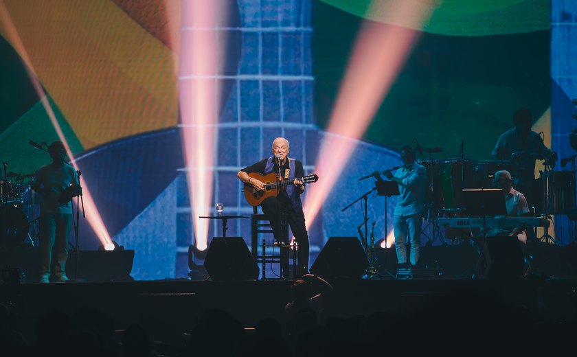 Ícone da MPB, Toquinho celebra 60 anos de carreira e apresenta o último show do ano em Maceió