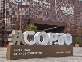 COP30: indígenas realizam 'barqueata' em protesto e segurança é reforçada após tentativa de invasão