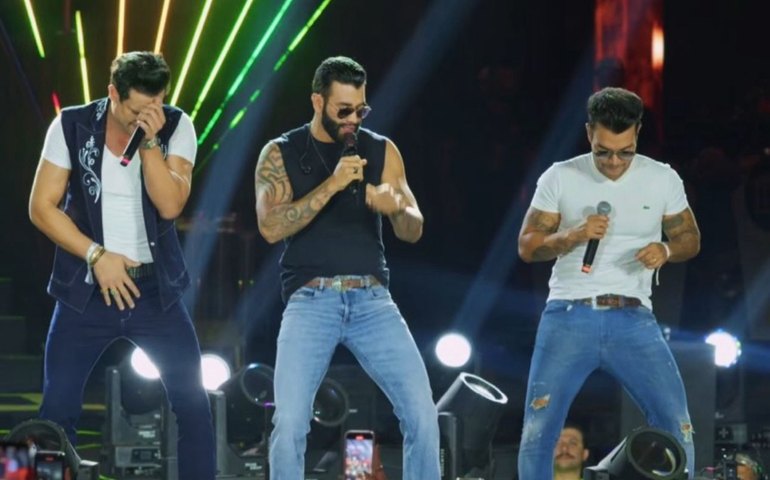 Gusttavo Lima surpreende e chama Os Caras do Arrocha em show em Goiânia