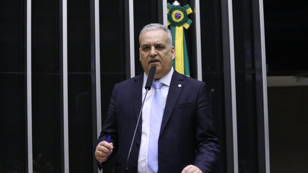 Alfredão nas paradas