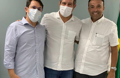 Prefeito Theobaldo Cintra visita Secretaria Estadual de Infraestrutura em busca de obras para Major Izidoro 