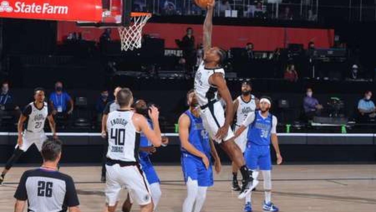 Clippers fazem 3 a 2 no Dallas e técnico protesta por negro baleado pelas costas