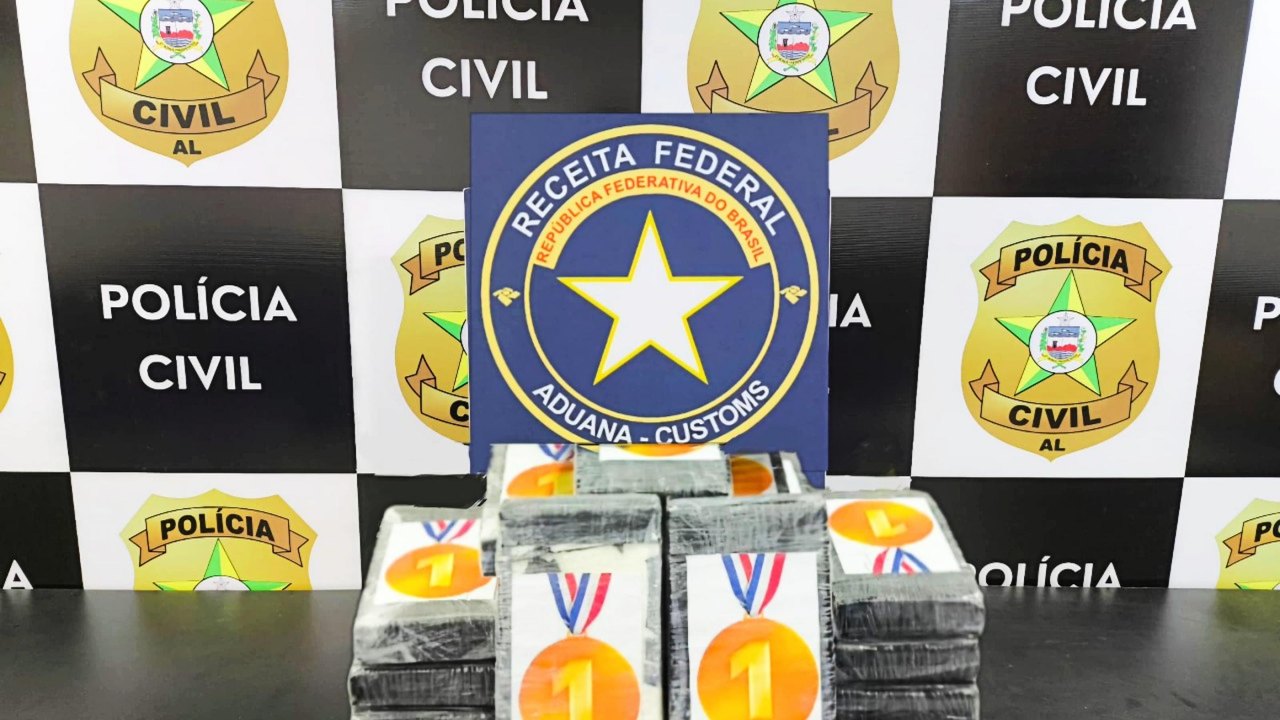 Polícia Civil e Receita Federal apreendem 20 kg de cocaína em Maceió