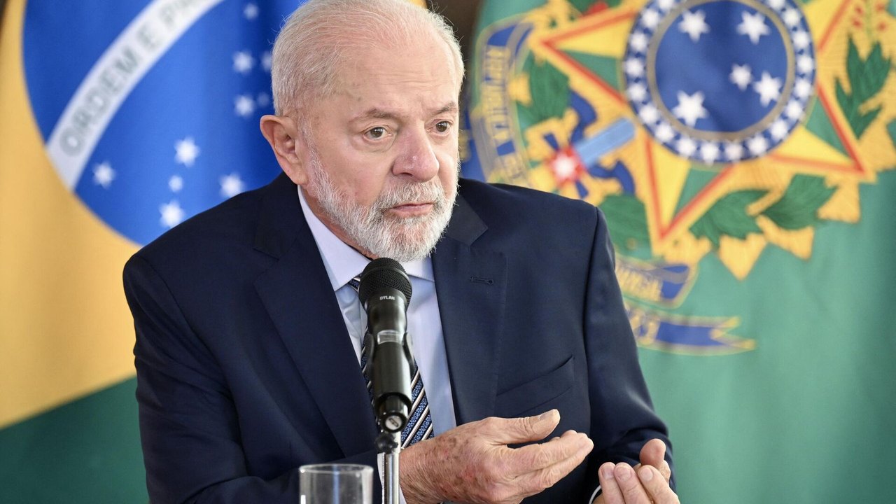 'Cena grotesca', diz Lula sobre bate-boca entre Trump e Zelensky