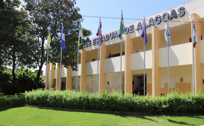 Universidade Estadual de Alagoas divulga edital do concurso para professor efetivo