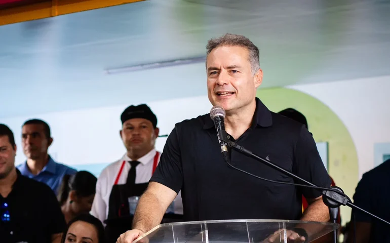 Programa de creches avança e pode gerar até 6 mil empregos em Alagoas, celebra Renan Filho