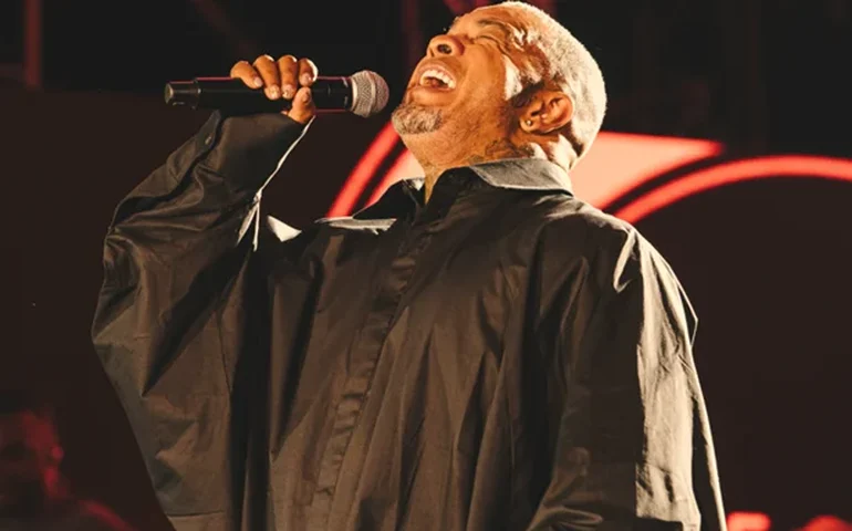 Rodriguinho lança primeiro single de DVD gravado em cruzeiro