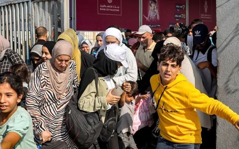 Guerra em Gaza colapsa sistema de saneamento de água do enclave e põe pressão sobre hospitais de Rafah