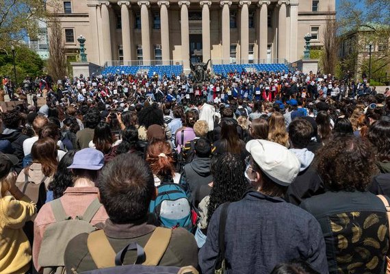 Manifestantes pró-palestinos invadem prédio da Universidade de Columbia, em NY