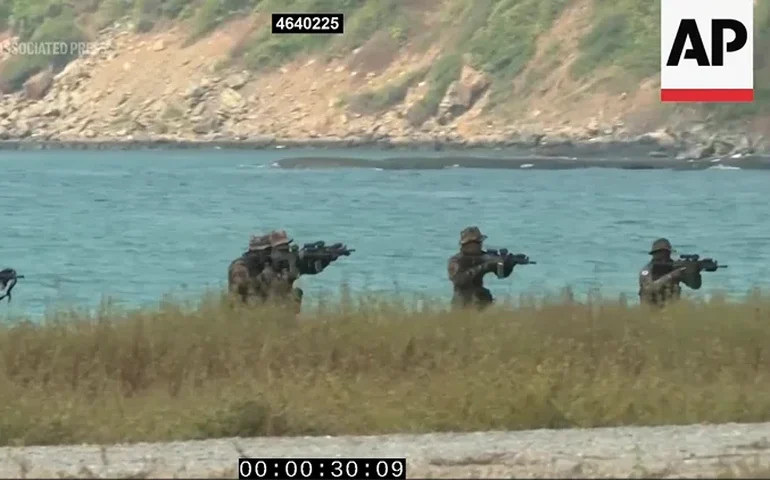 Operação Anfíbia: Gigantes militares realizam demonstração de força no exercício Cobra Gold 2026 na Tailândia