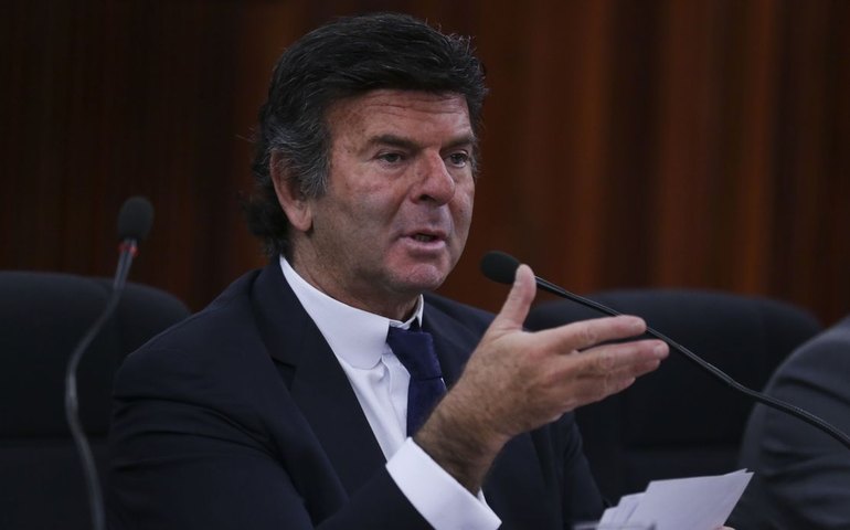 Ministro do STF libera para julgamento pedido da União para pagar R$ 95 bi em precatórios neste ano