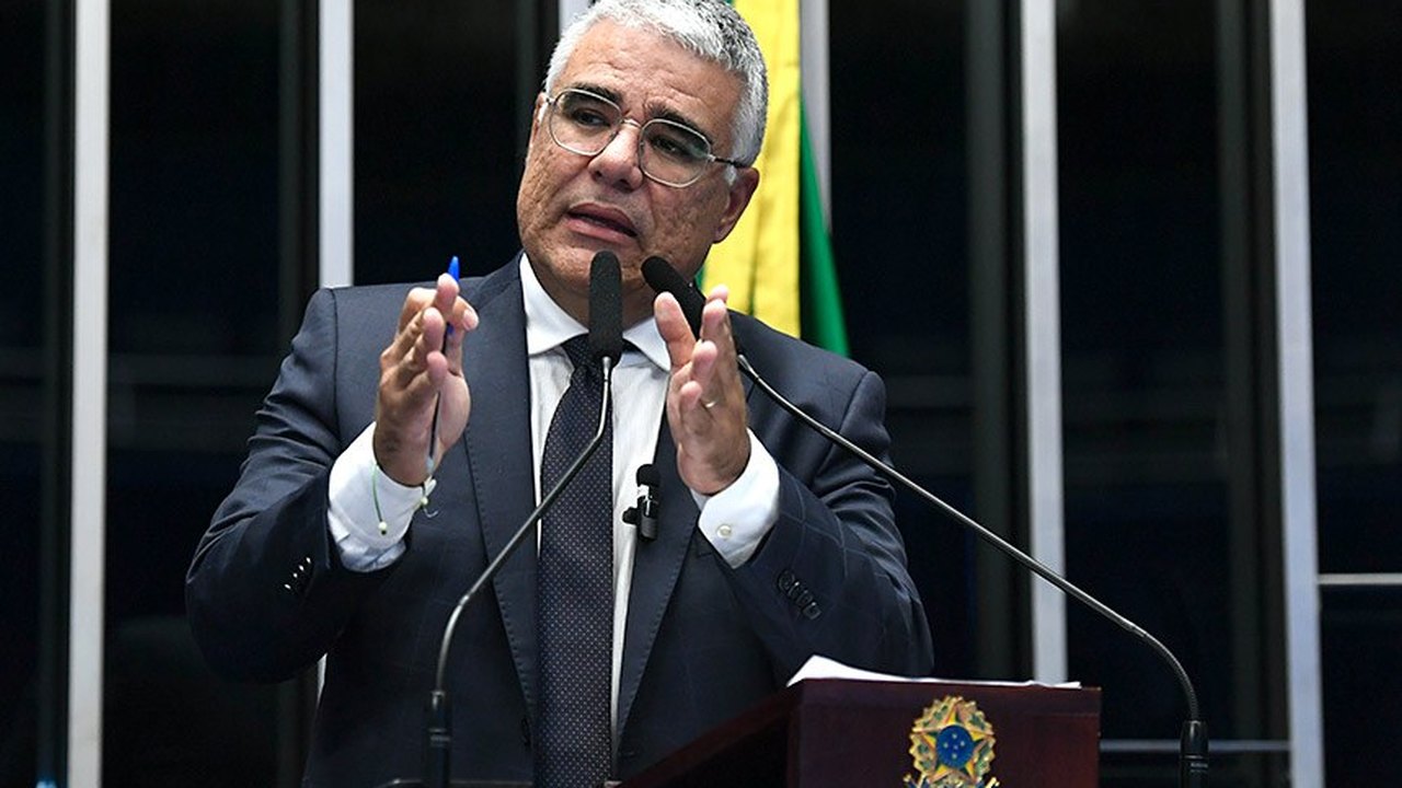 Girão parabeniza sociedade por 'se manter vigilante' contra PL das Fake News