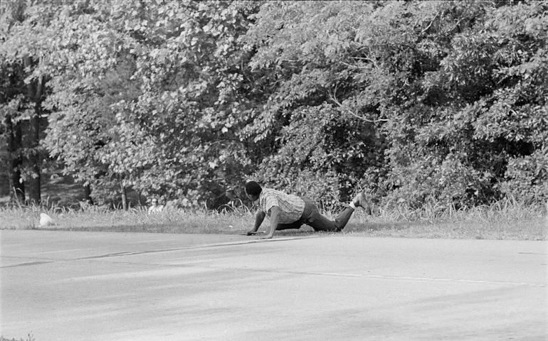 Jack Thornell, fotógrafo da AP que capturou a tentativa de assassinato de James Meredith, morre aos 86 anos