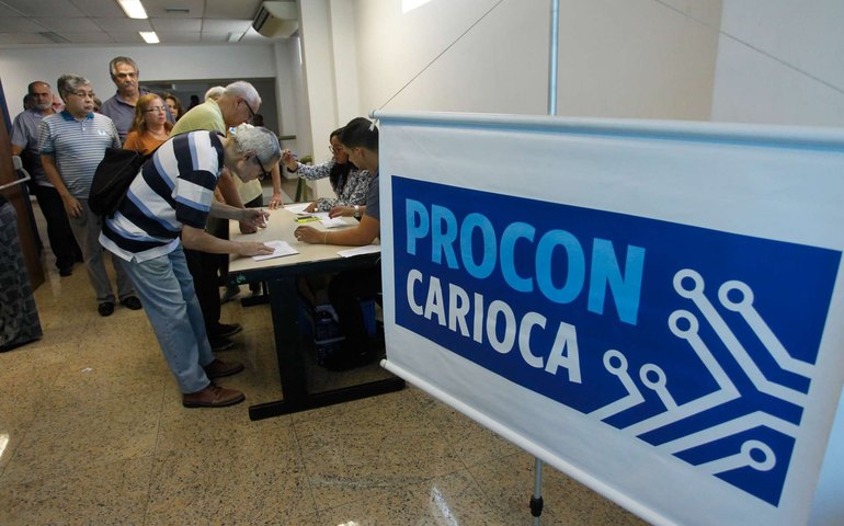 Procon-RJ multa Hurb em R$ 400 mil por descumprimento de oferta e prática abusiva