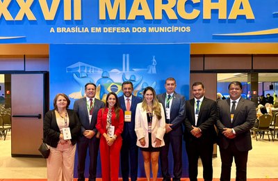 Neno da Laje participa da XXVII Marcha a Brasília em defesa dos municípios ao lado de Ângela Vanessa, Ravena e vereadores