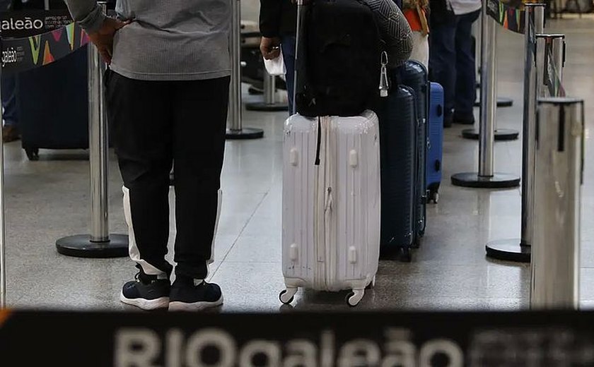 Auditores da Receita fazem operação-padrão em aeroportos nesta terça-feira