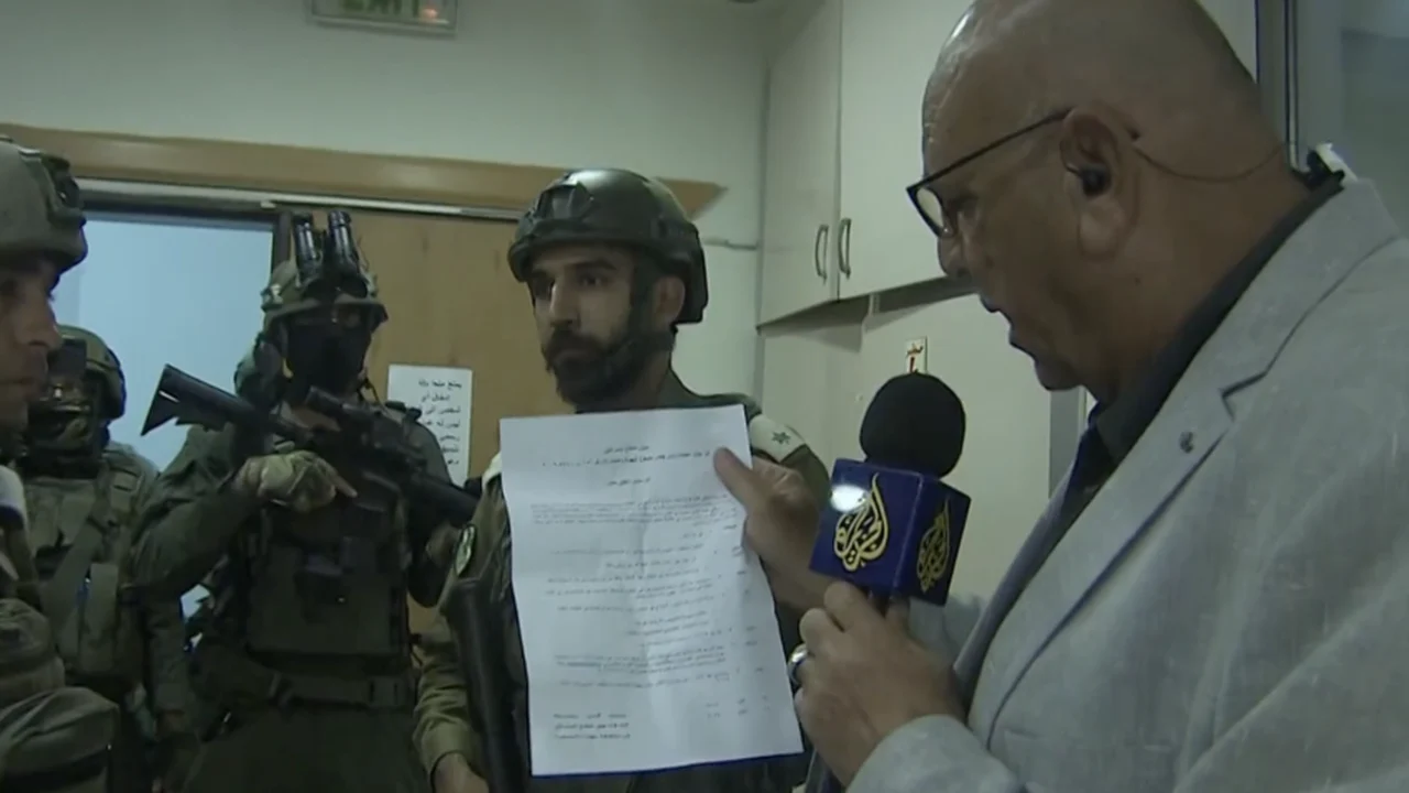 Israel fecha escritório da Al Jazeera na Cisjordânia