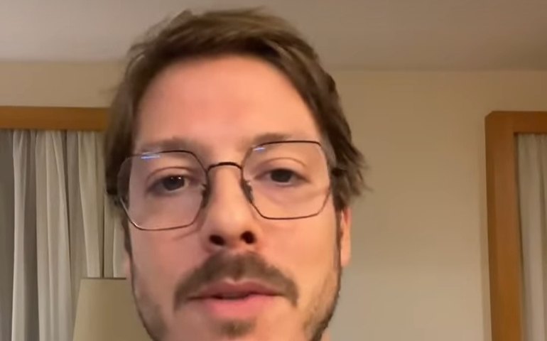 Fabio Porchat assume que foi 'irresponsável' ao defender Leo Lins em polêmica
