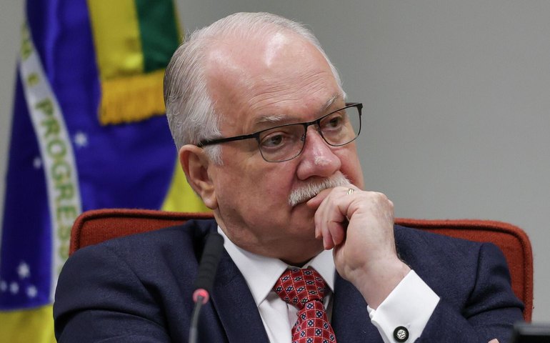 Presidente do STF defende autocontenção e propõe princípios para magistratura