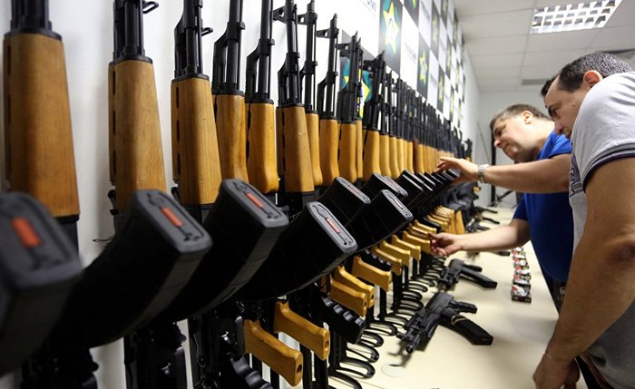 Governo publica decreto sobre armas; civis não podem adquirir fuzis Governo publica decreto sobre armas; civis não podem adquirir fuzis