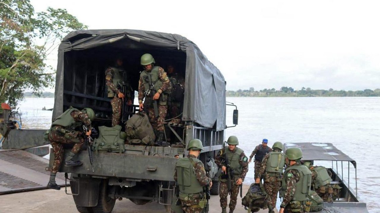 Defesa diz que 150 militares atuam na busca de jornalista e indigenista