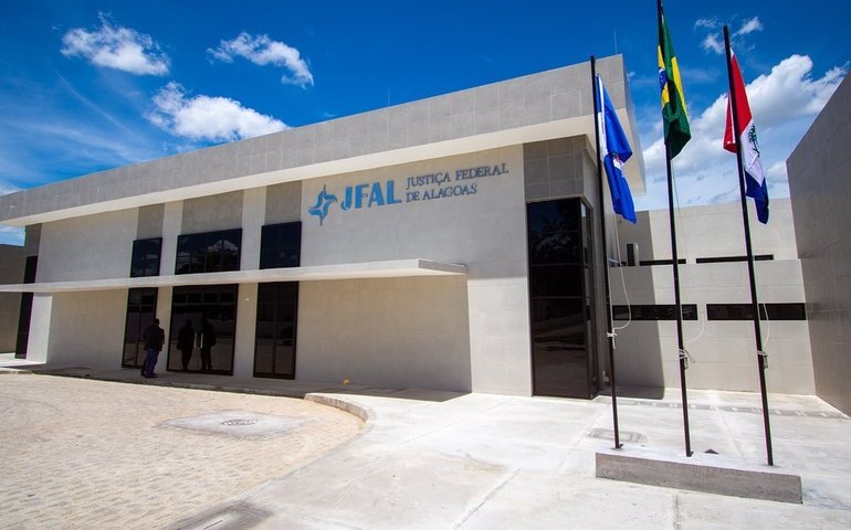Justiça Federal condena DNIT a indenizar companheira de vítima de acidente em rodovia