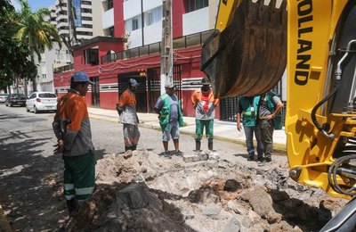 Prefeitura e Casal combatem esgoto clandestino em Maceió
