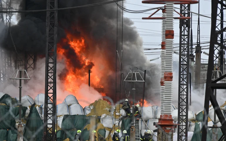 Ucrânia ataca três subestações elétricas e um depósito de combustível na Rússia 