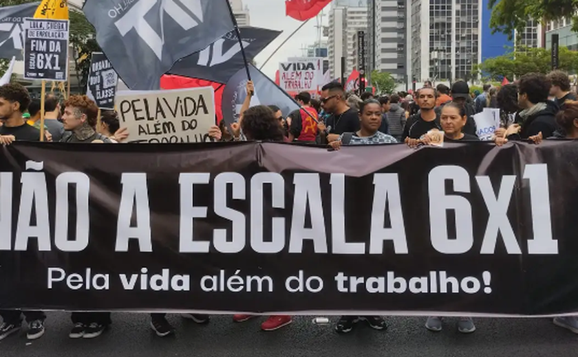 Manifestantes vão às ruas pelo fim da escala de trabalho 6x1