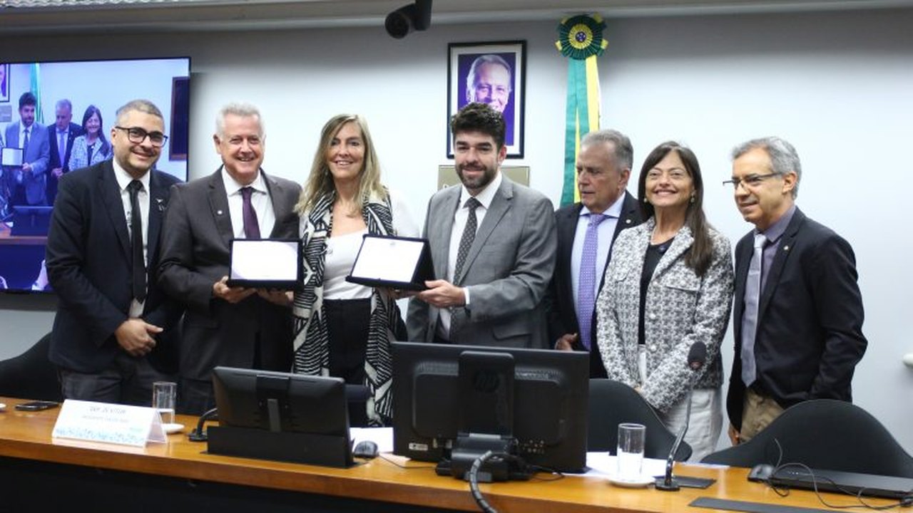 Pesquisadores e deputados defendem prioridade para testes da polilaminina em lesão medular