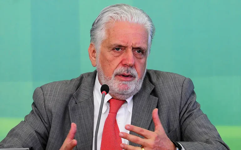 Precisamos esperar lei dos EUA sobre sanções a compras da Rússia, diz Jaques Wagner