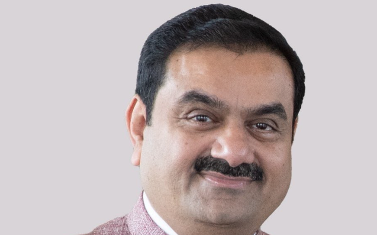 Bilionário indiano Gautam Adani é acusado nos EUA de fraude em massa e suborno