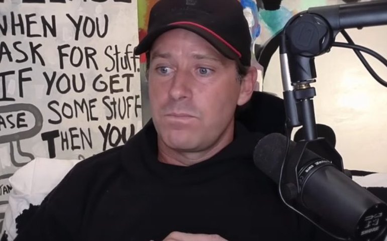 Armie Hammer é 'grato' por por acusações de canibalismo; entenda