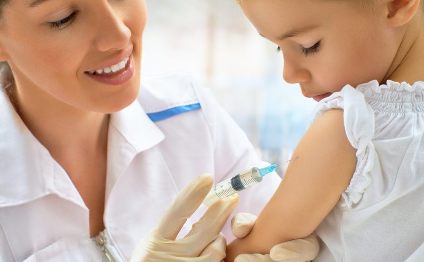 Penedo cancela Dia D e abre pontos fixos para vacinação contra gripe Influenza e sarampo