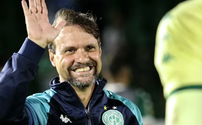Técnico do Guarani critica gramado do Brusque e lamenta nova derrota na Série C