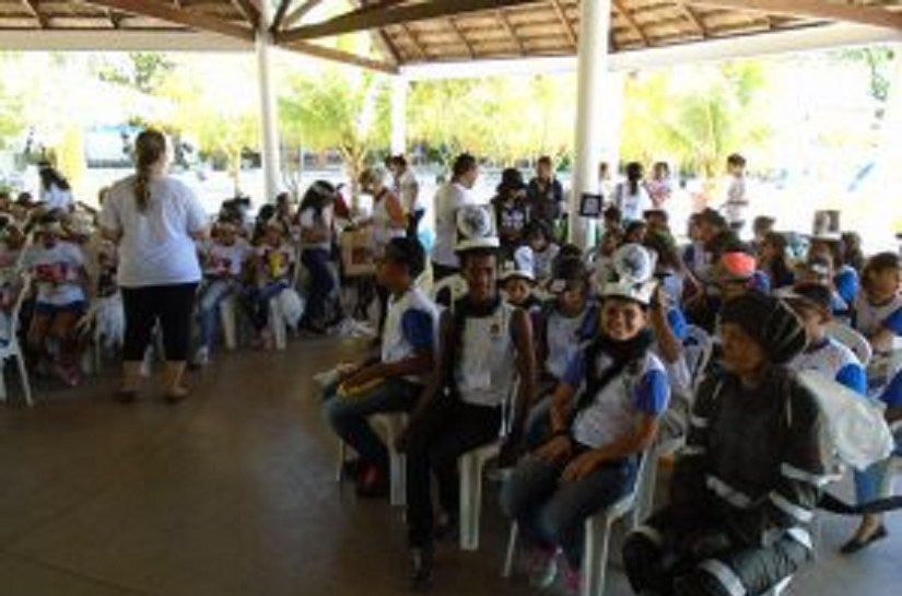 Estudantes participam de gincana contra o Aedes aegypti