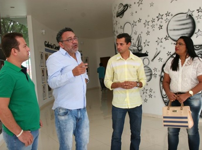 Secretários municipais comemoram parceria com o Estado pela Educação