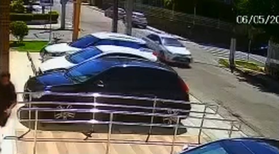 Homem tenta assaltar galeria e morre baleado por policial em Aracaju