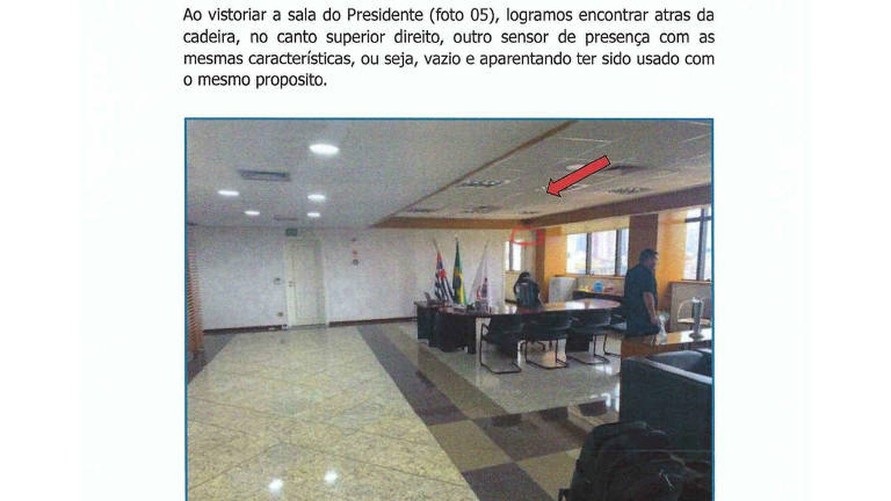 Corinthians vai à polícia após achar equipamentos de espionagem na sala de presidência