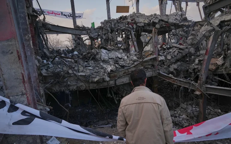 Militar americano desaparecido após avião de combate abatido pelo Irã foi resgatado