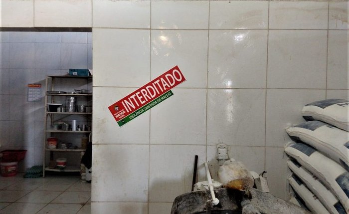 Fiscais identificaram irregularidades no estabelecimento que poderiam colocar a saúde dos maceioenses em risco