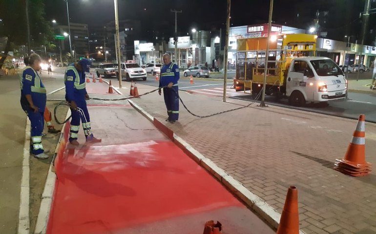 Faixas de pedestres são requalificadas na ciclovia da orla
