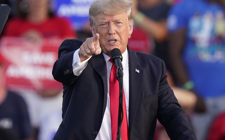 Trump ameaça Afeganistão e exige 'devolução' de base aérea