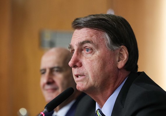 &#8216;Militares garantem a liberdade&#8217;, diz Bolsonaro em evento na Aeronáutica